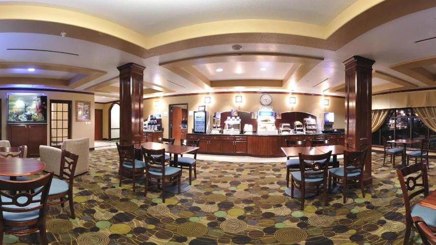 Holiday Inn Express Hotel & Suites Sealy