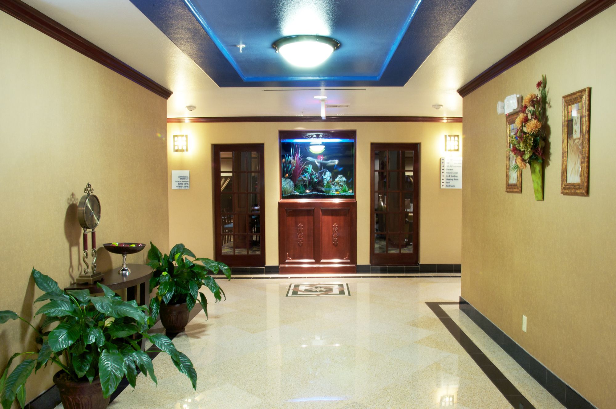 Holiday Inn Express Hotel & Suites Sealy