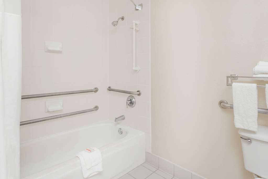Days Inn by Wyndham Seguin TX
