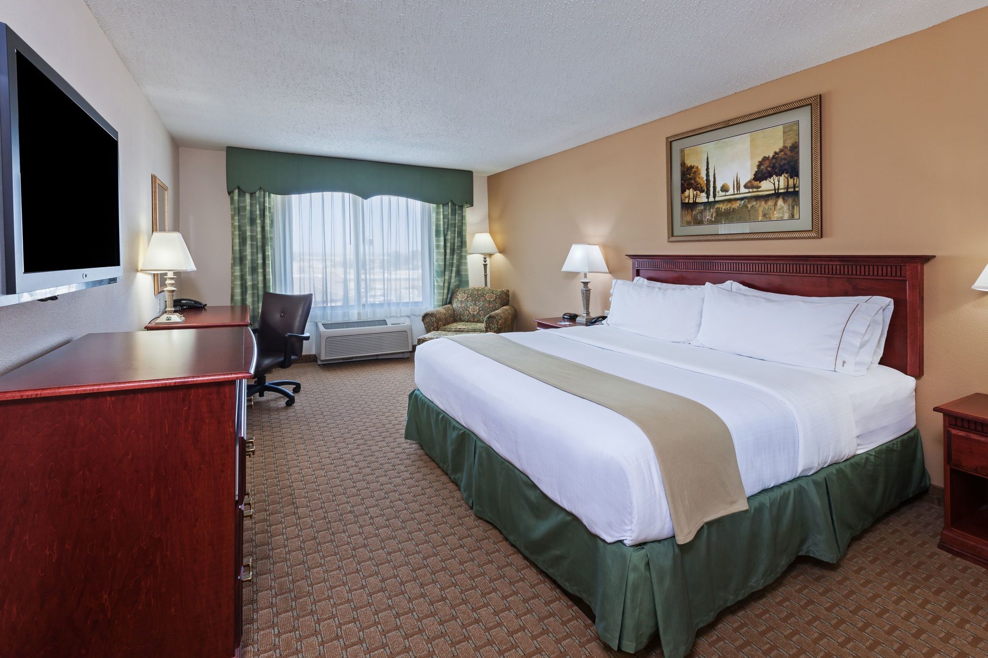 Holiday Inn Express & Suites Selma