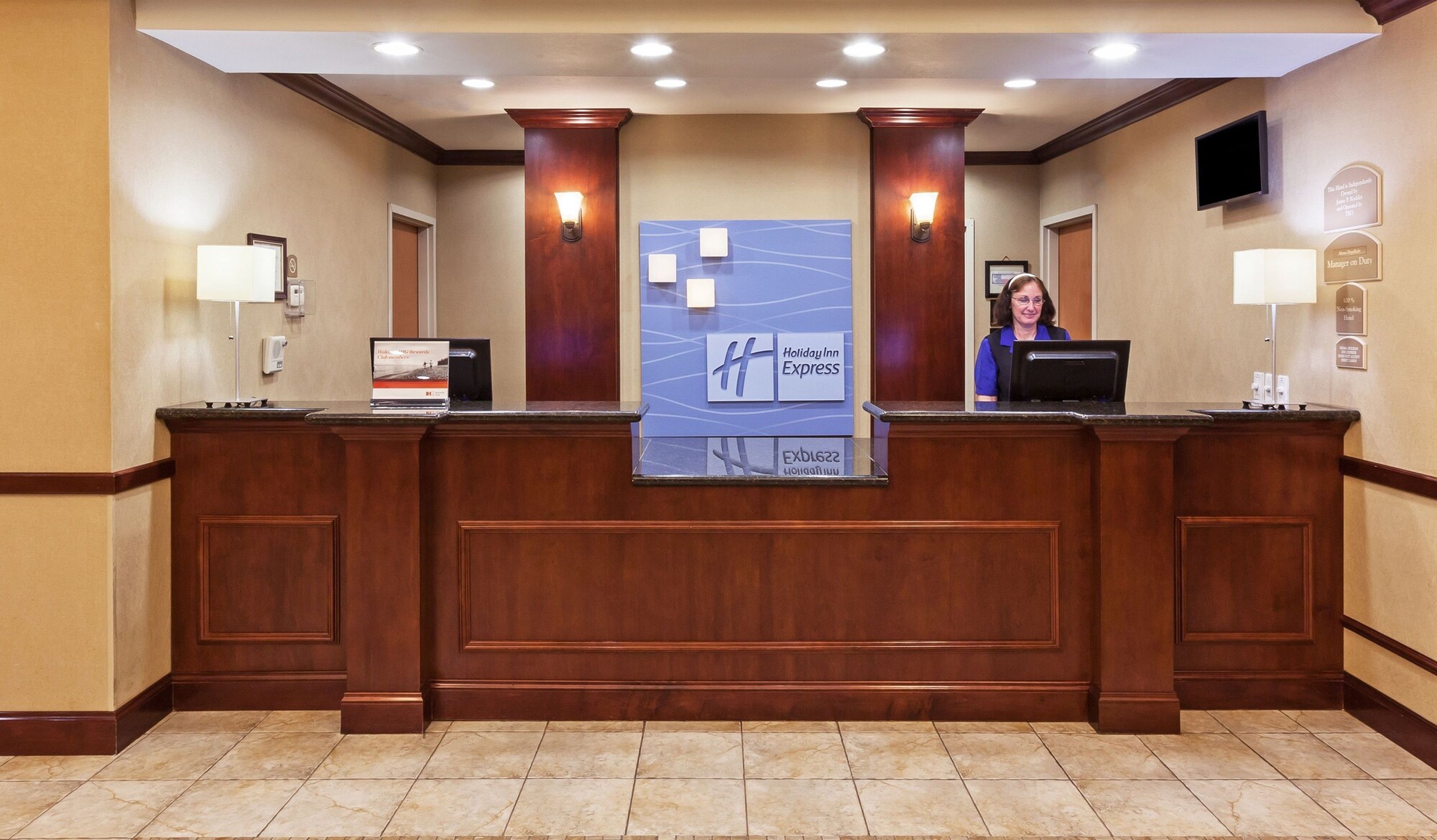 Holiday Inn Express & Suites Selma