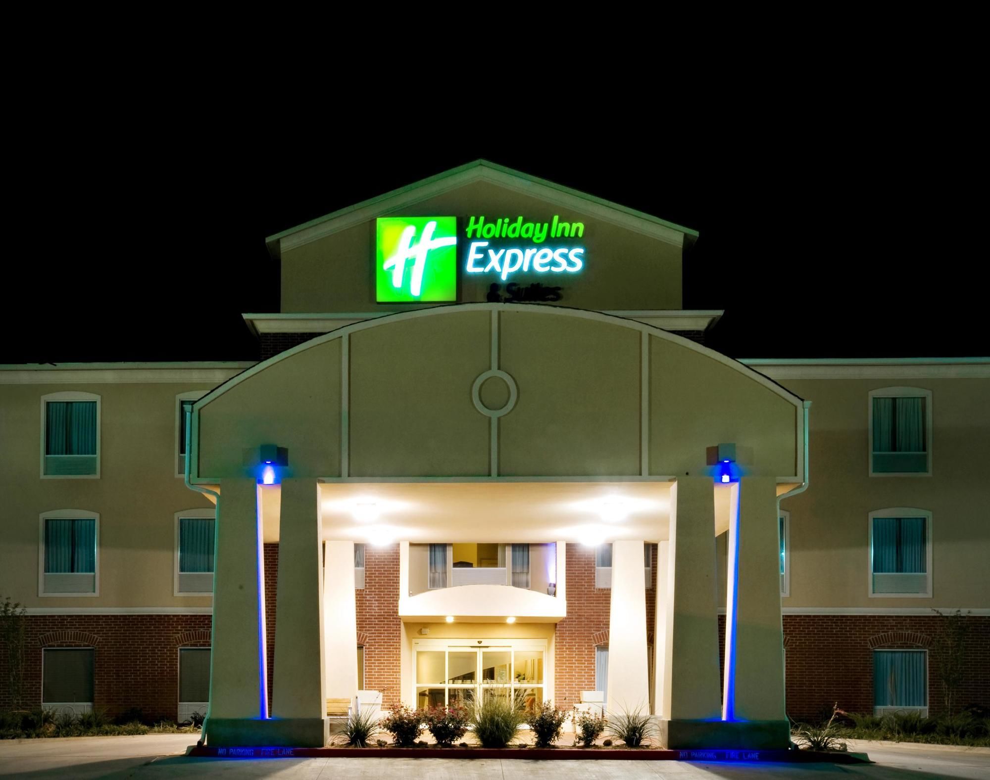 Holiday Inn Express & Suites Shamrock North
