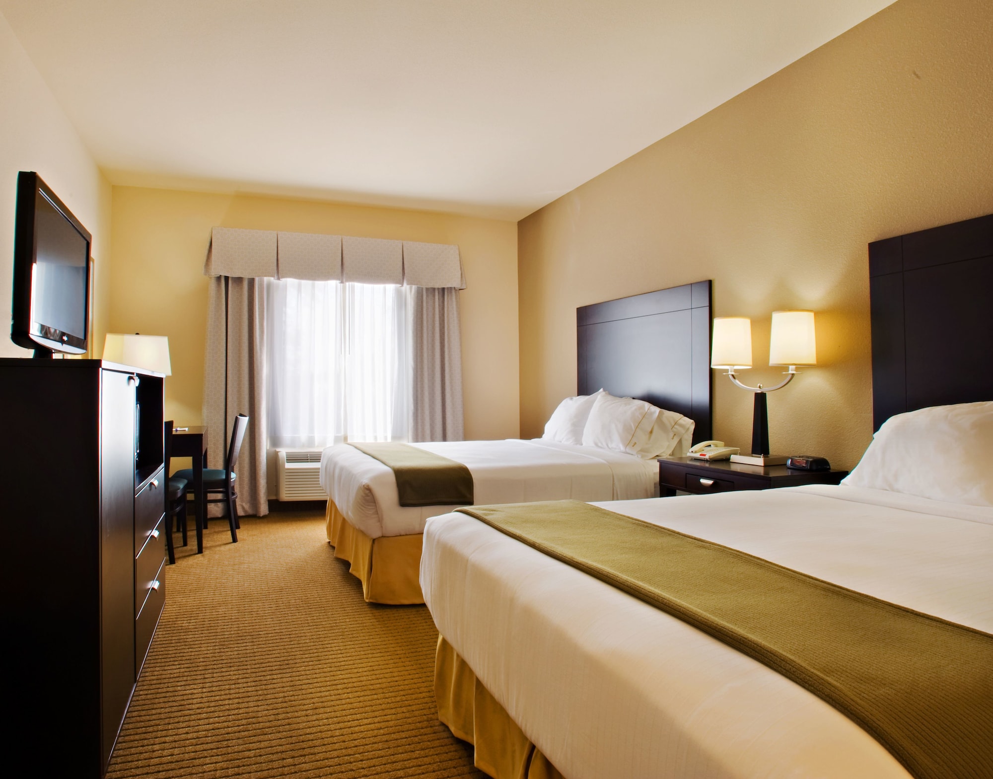Holiday Inn Express & Suites Shamrock North