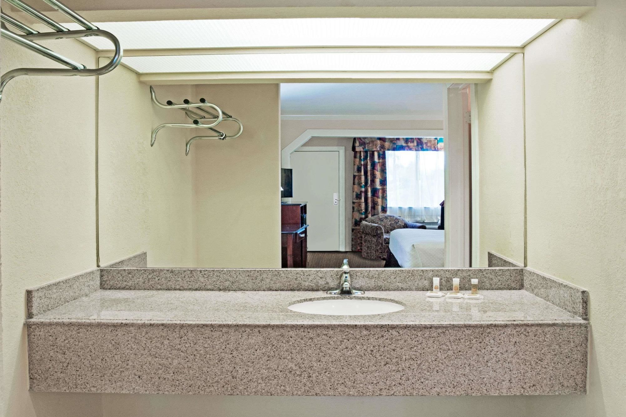 Days Inn by Wyndham Shenandoah