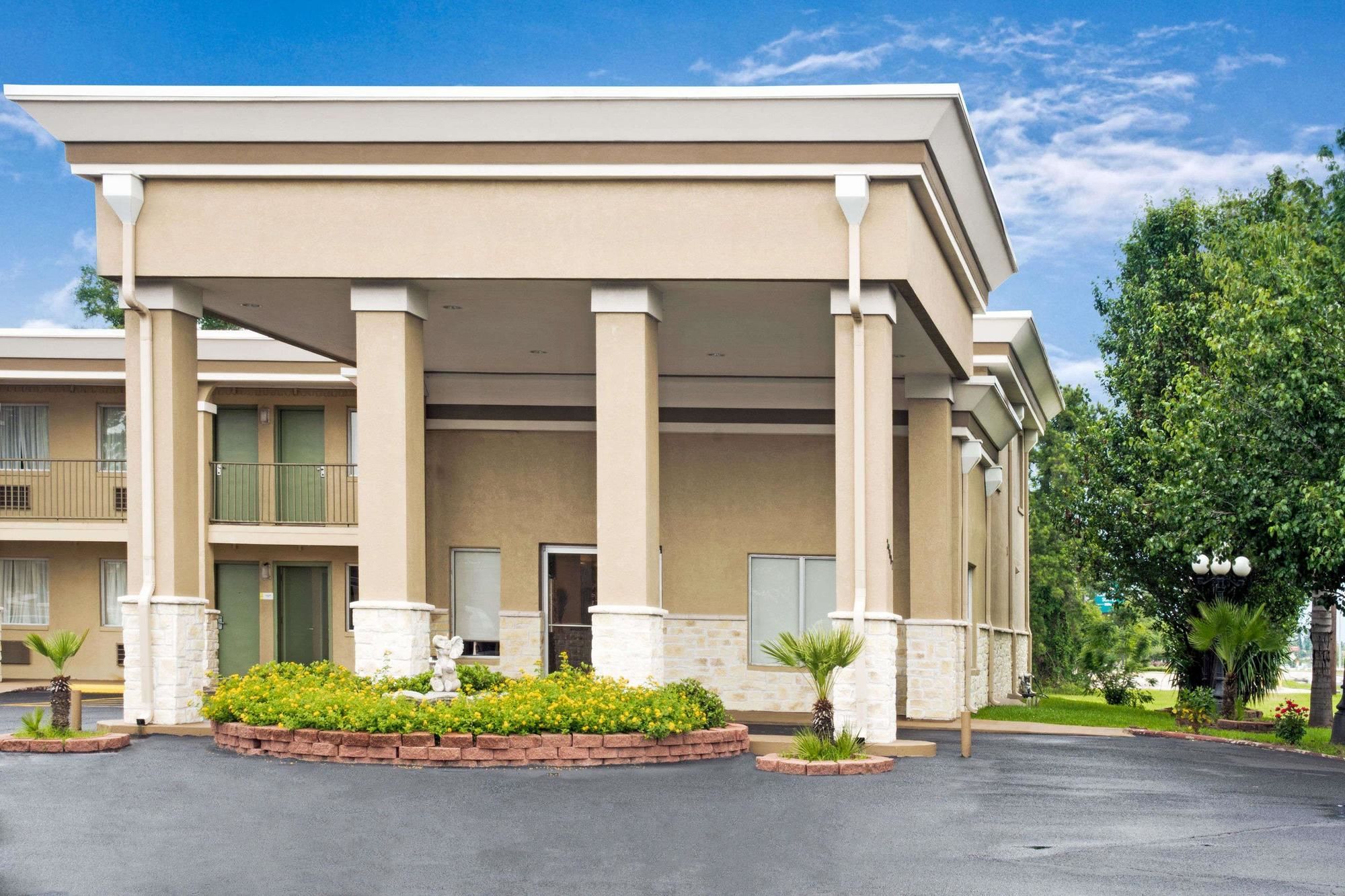 Days Inn by Wyndham Shenandoah