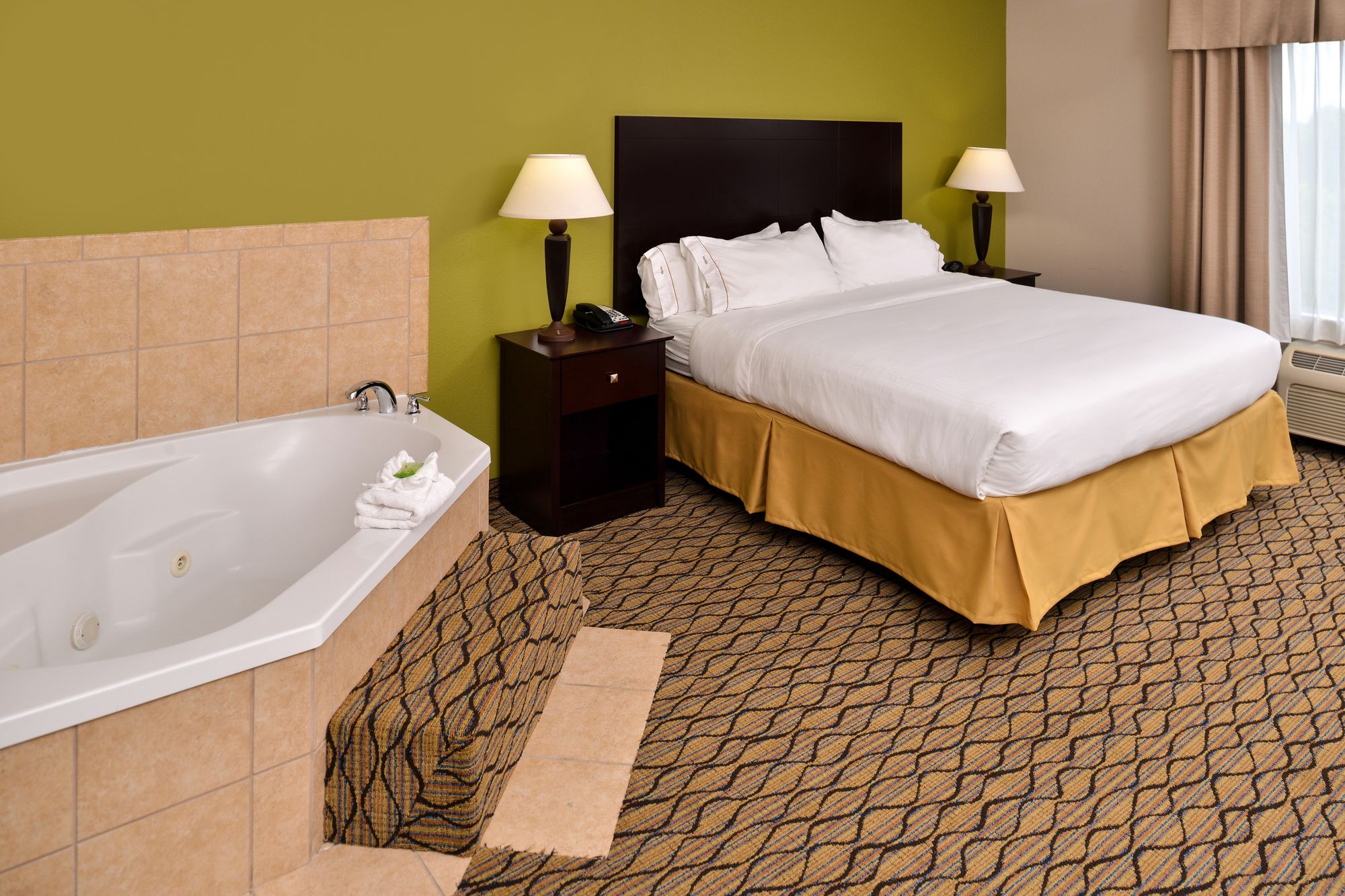 Holiday Inn Express Hotel & Suites Sherman Hwy 75