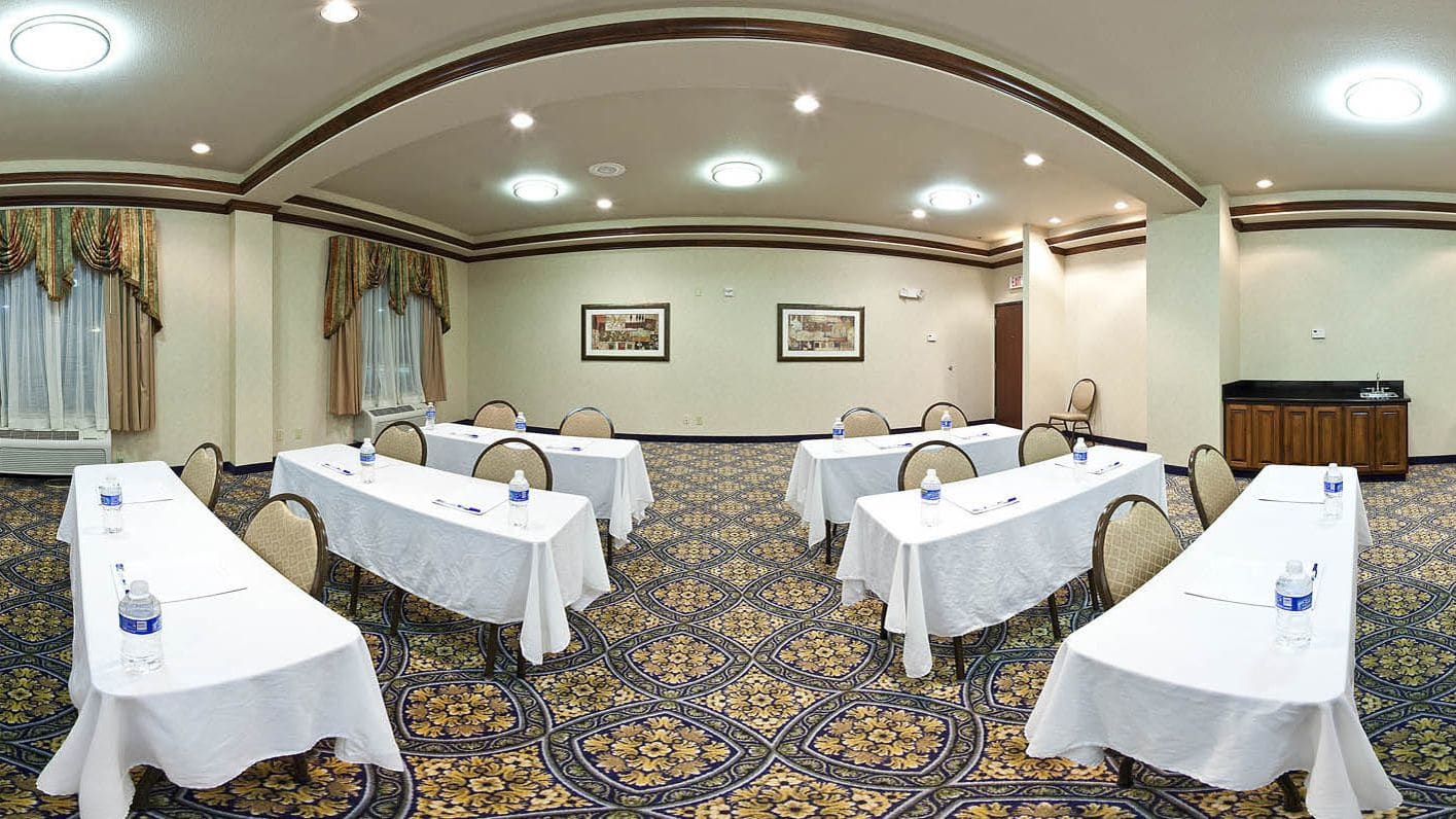 Holiday Inn Express Hotel & Suites Sherman Hwy 75