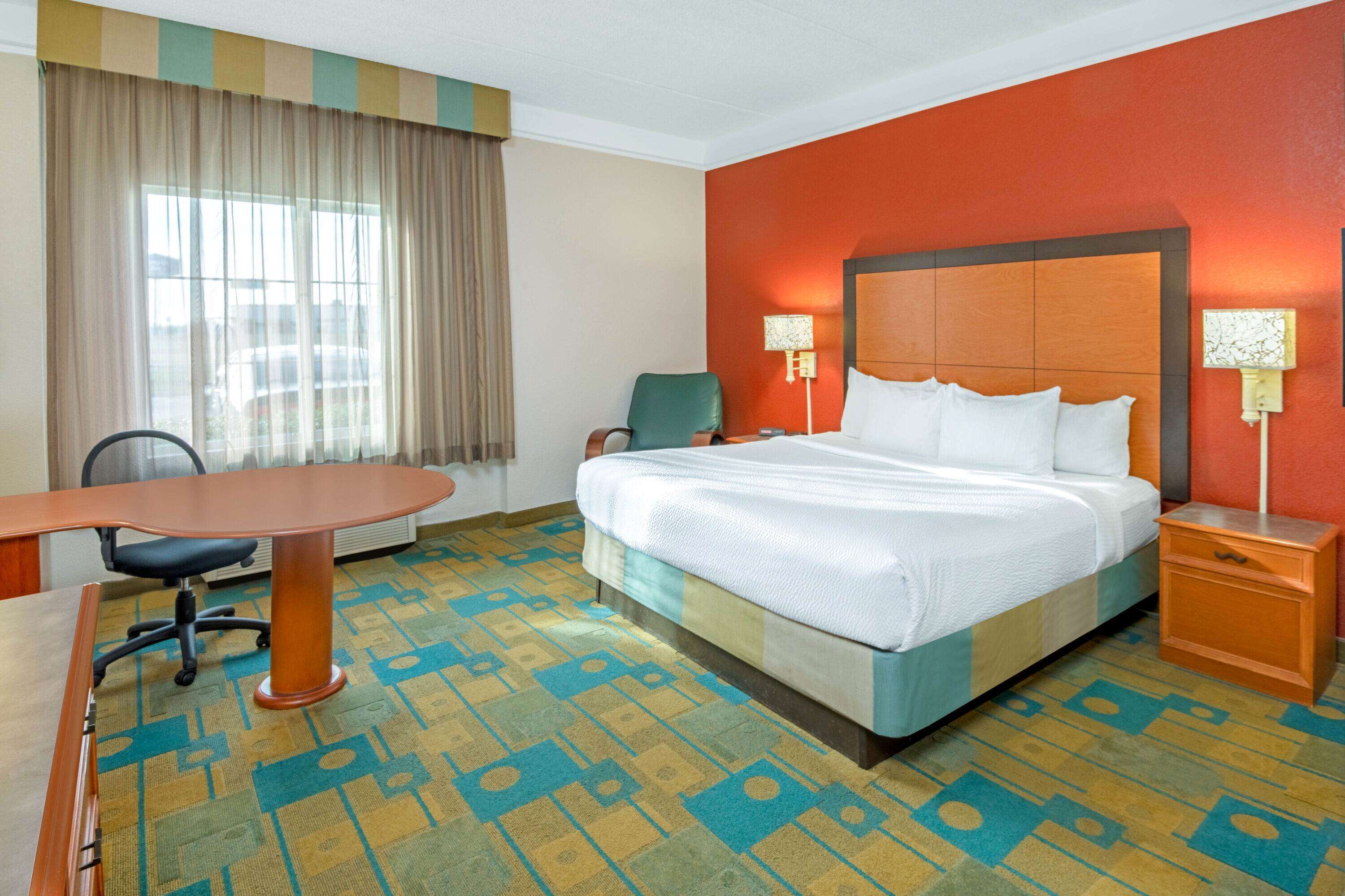 La Quinta Inn & Suites by Wyndham Sherman