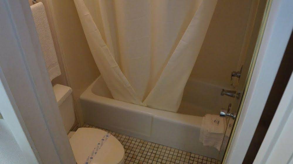 Travelers Inn