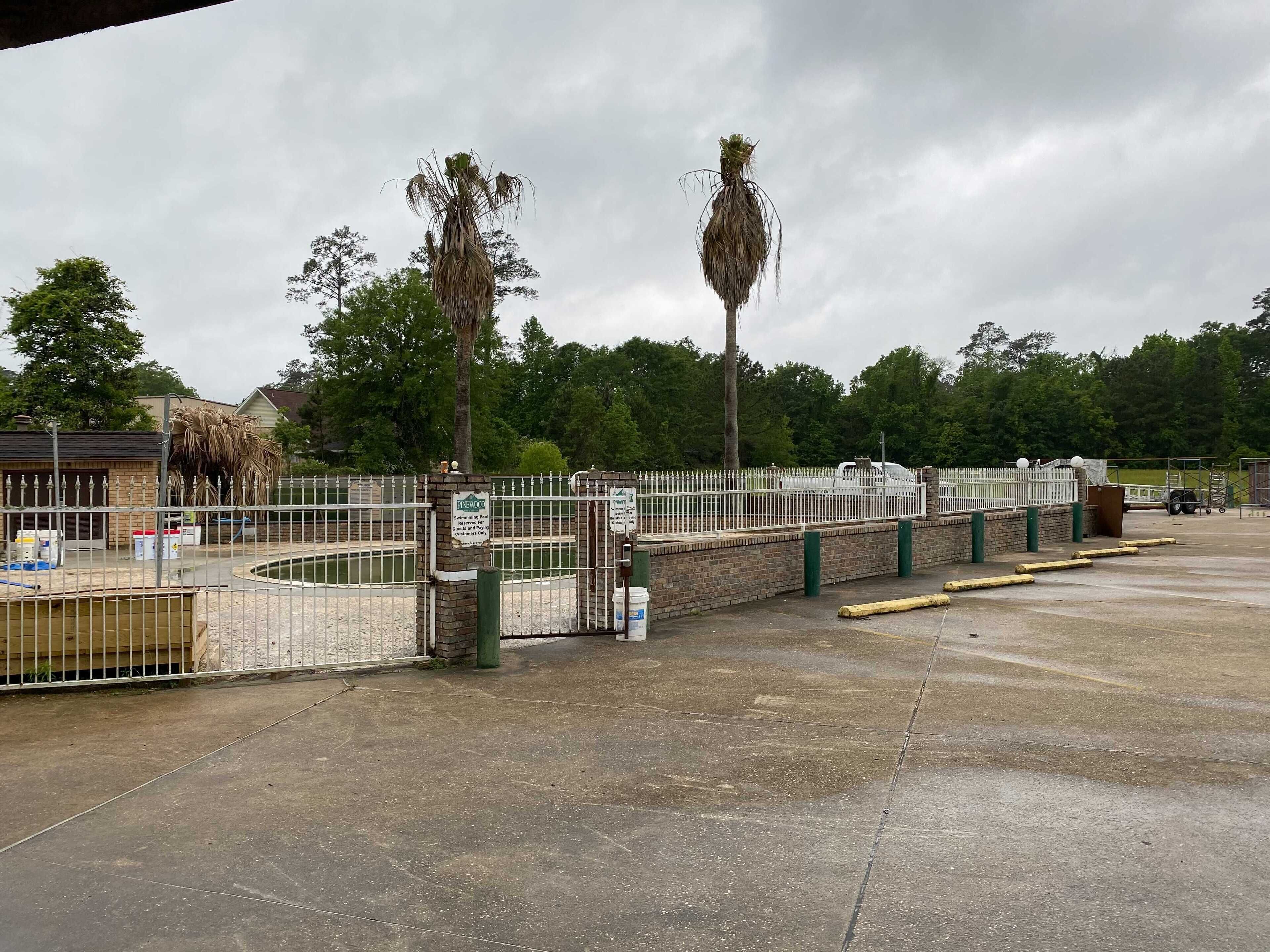 OYO Pinewood Inn & Suites Silsbee