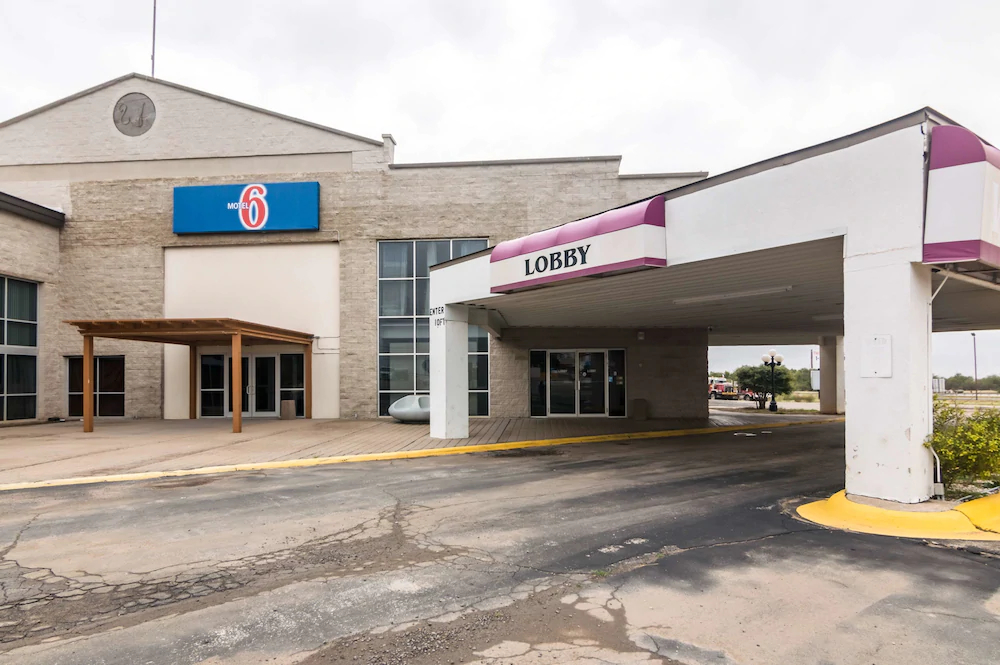 Motel 6 Snyder