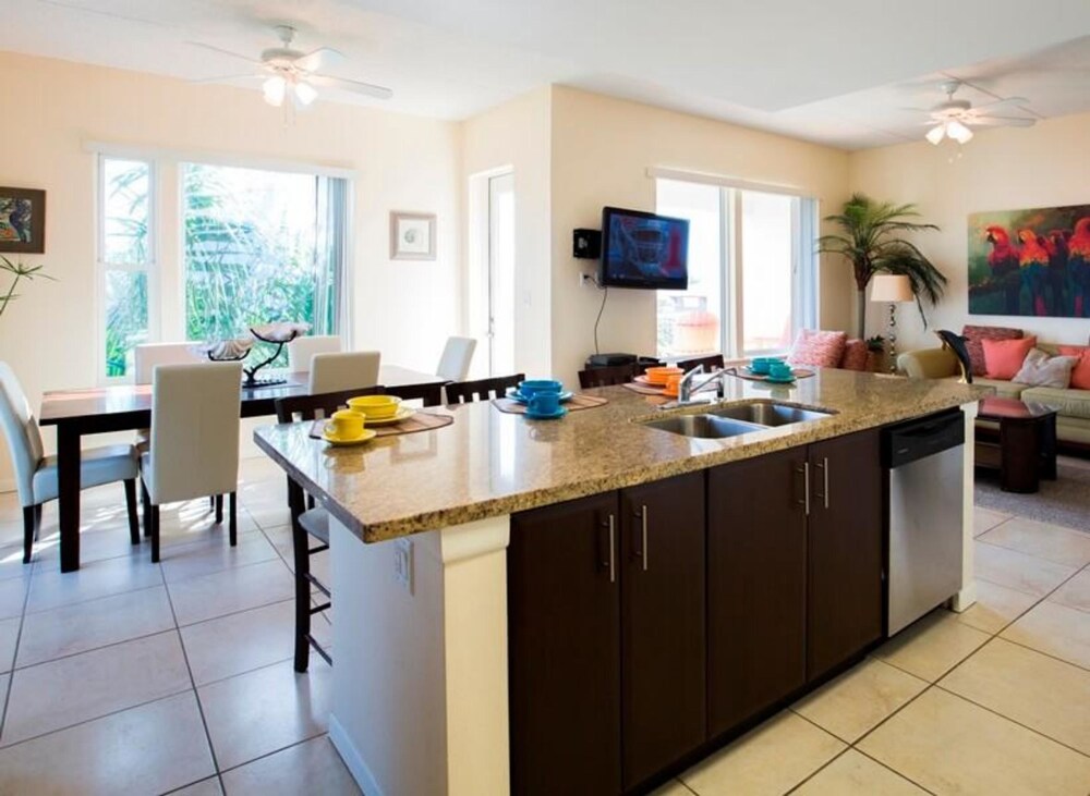 Las Marinas Condominium