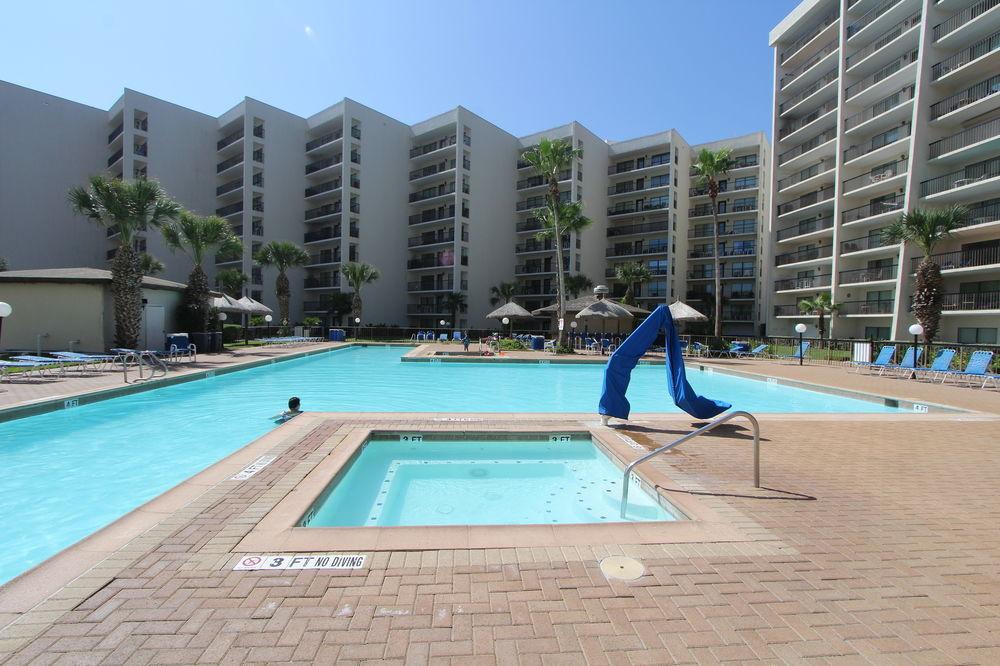 Royale Beach & Tennis Club