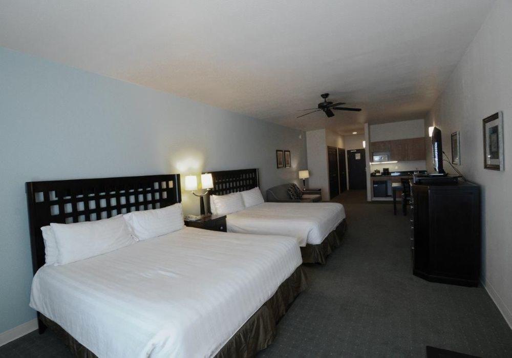 Suites at Sunchase