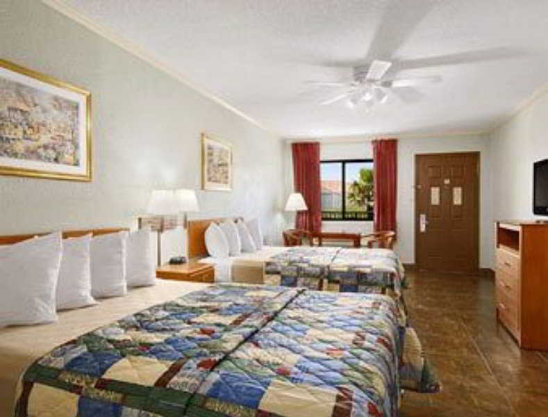 Super 8 by Wyndham South Padre Island