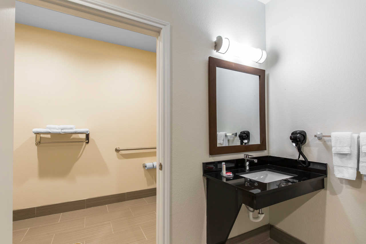 Scottish Inns & Suites
