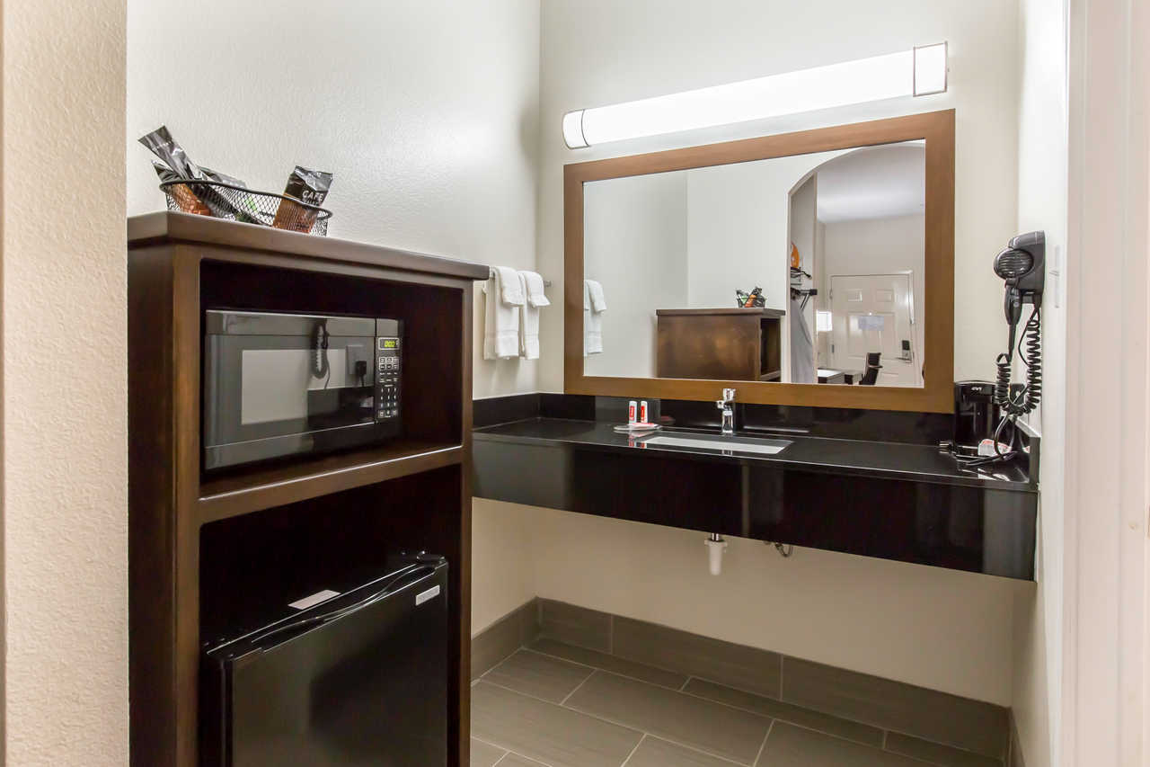 Scottish Inns & Suites