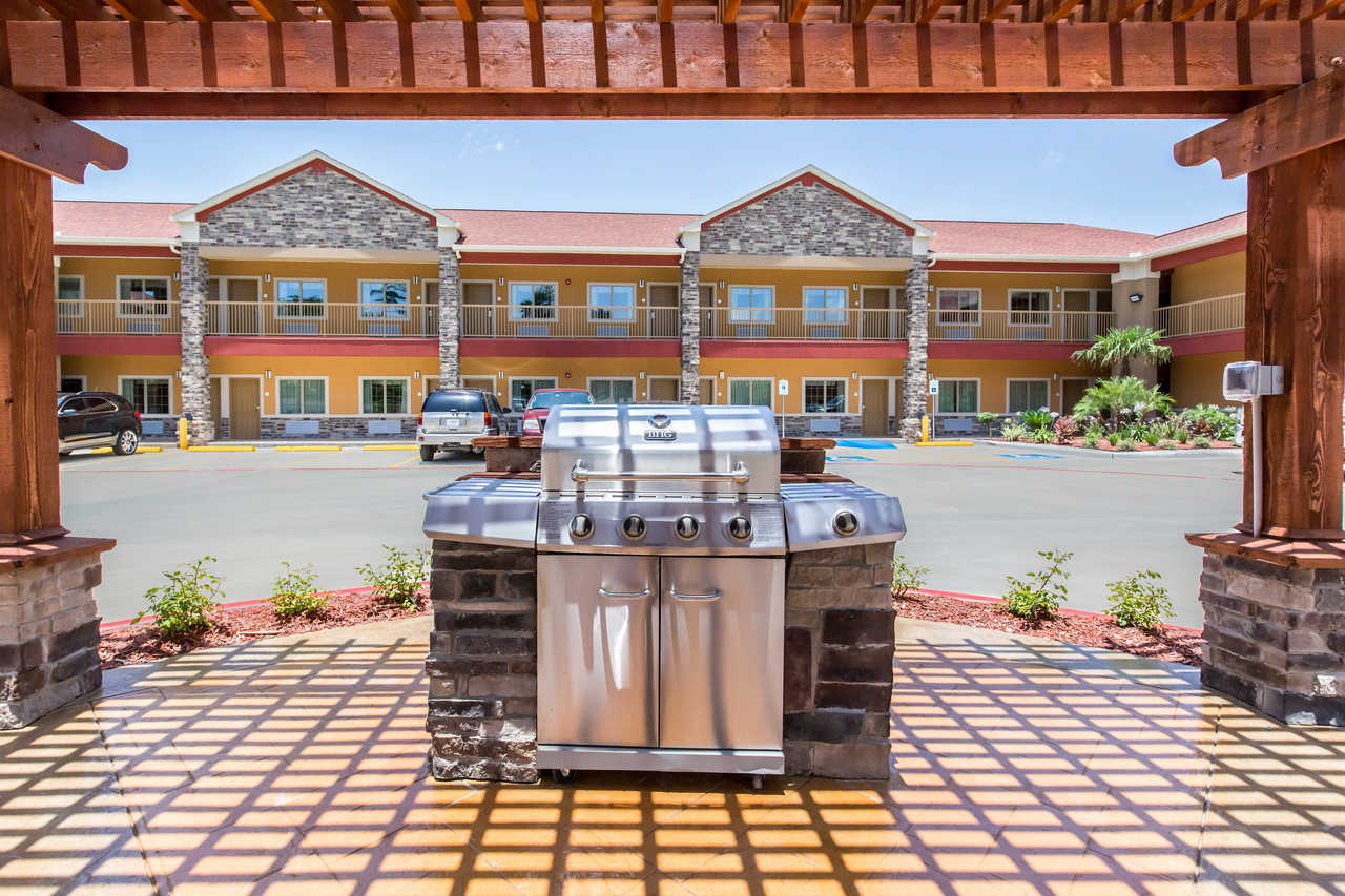 Scottish Inns & Suites