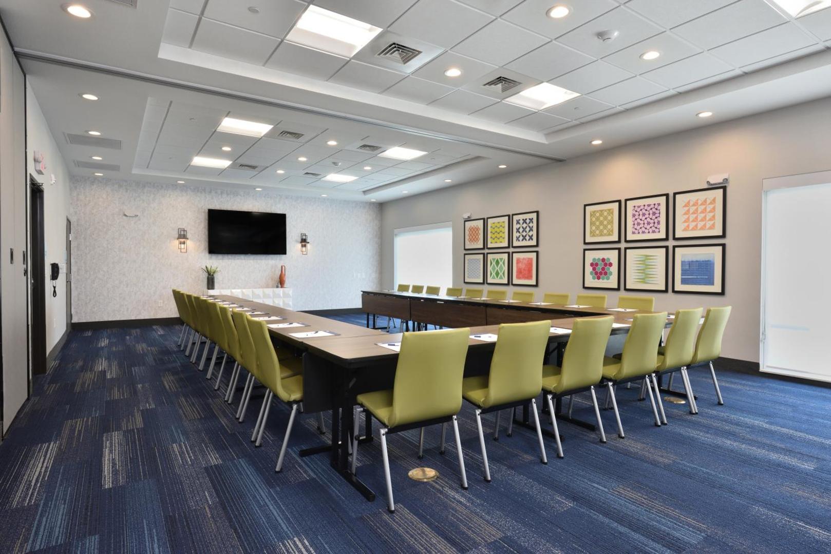 Holiday Inn Express & Suites Houston North - Woodlands Area