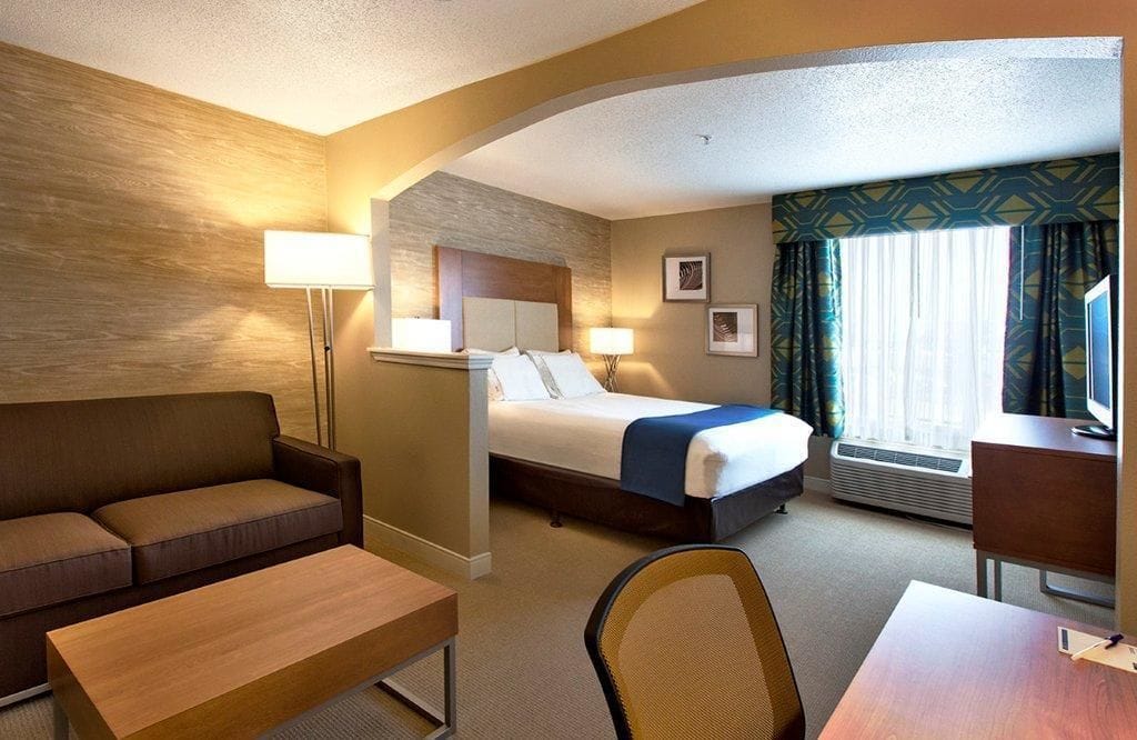 Holiday Inn & Suites Spring - The Woodlands Area