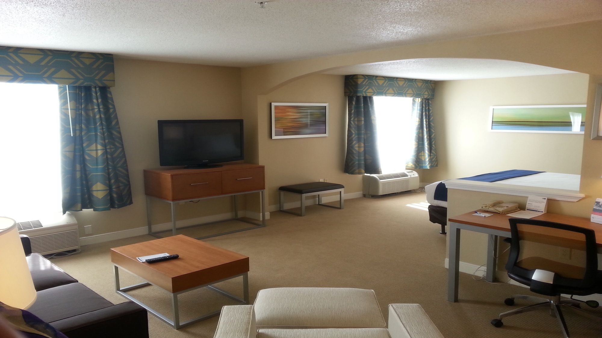 Holiday Inn & Suites Spring - The Woodlands Area