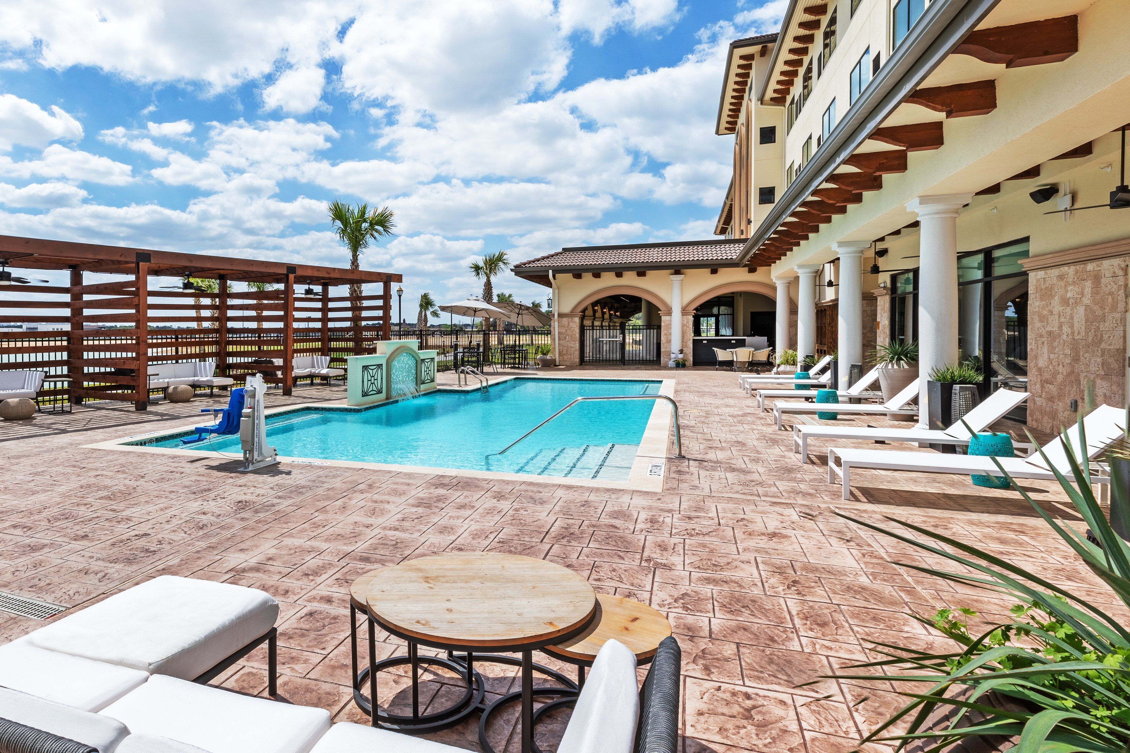 Hotel Indigo Spring – Woodlands Area