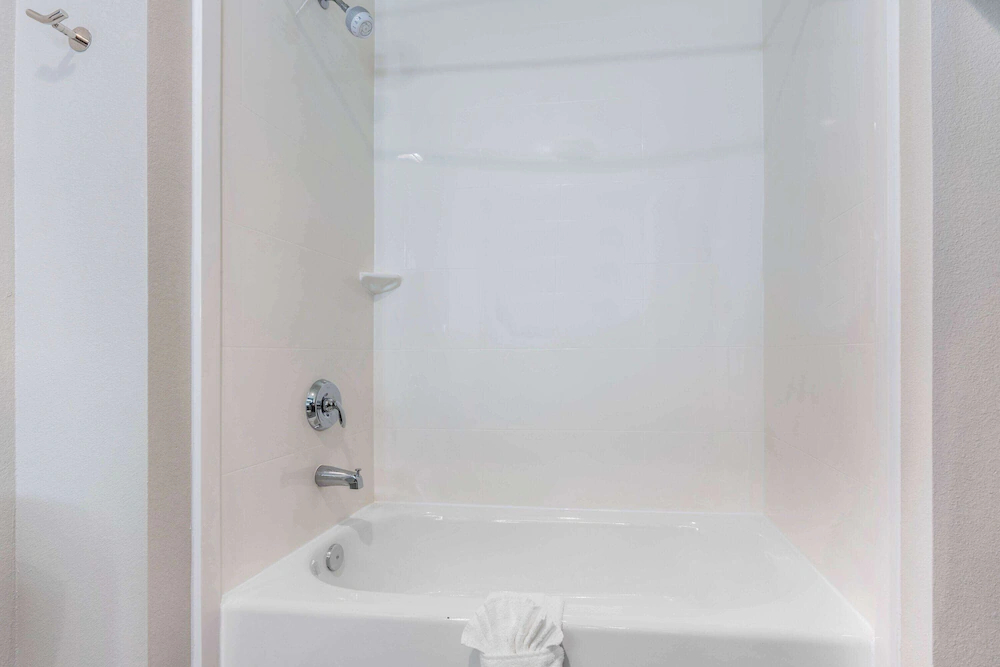 La Quinta Inn and Suites by Wyndham Houston Spring South