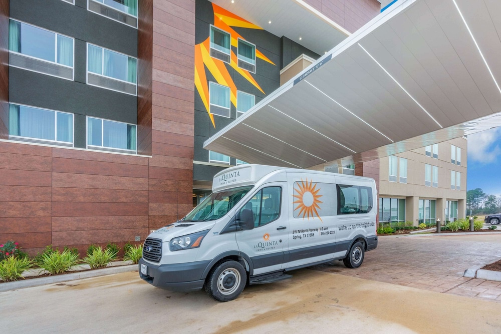 La Quinta Inn and Suites by Wyndham Houston Spring South