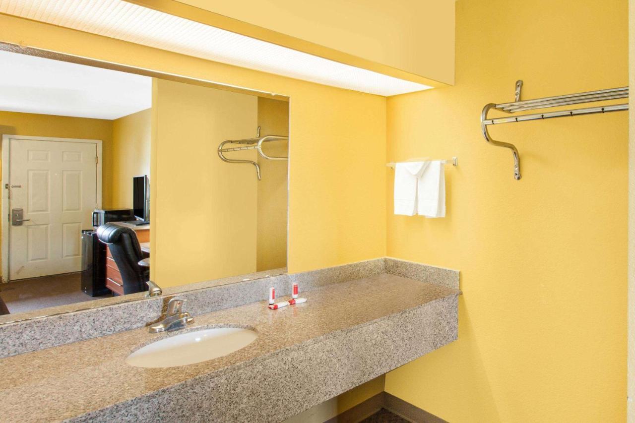 SureStay Hotel by Best Western Spring North Houston
