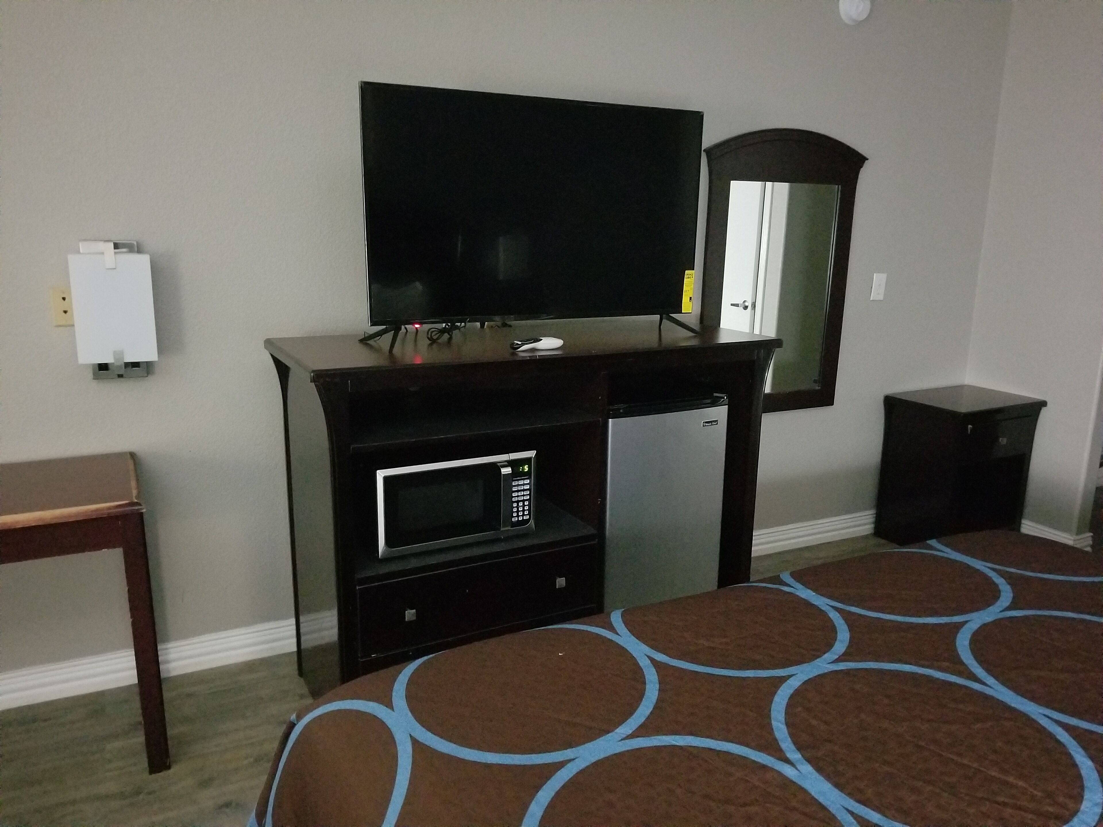 Executive Inn & Suites