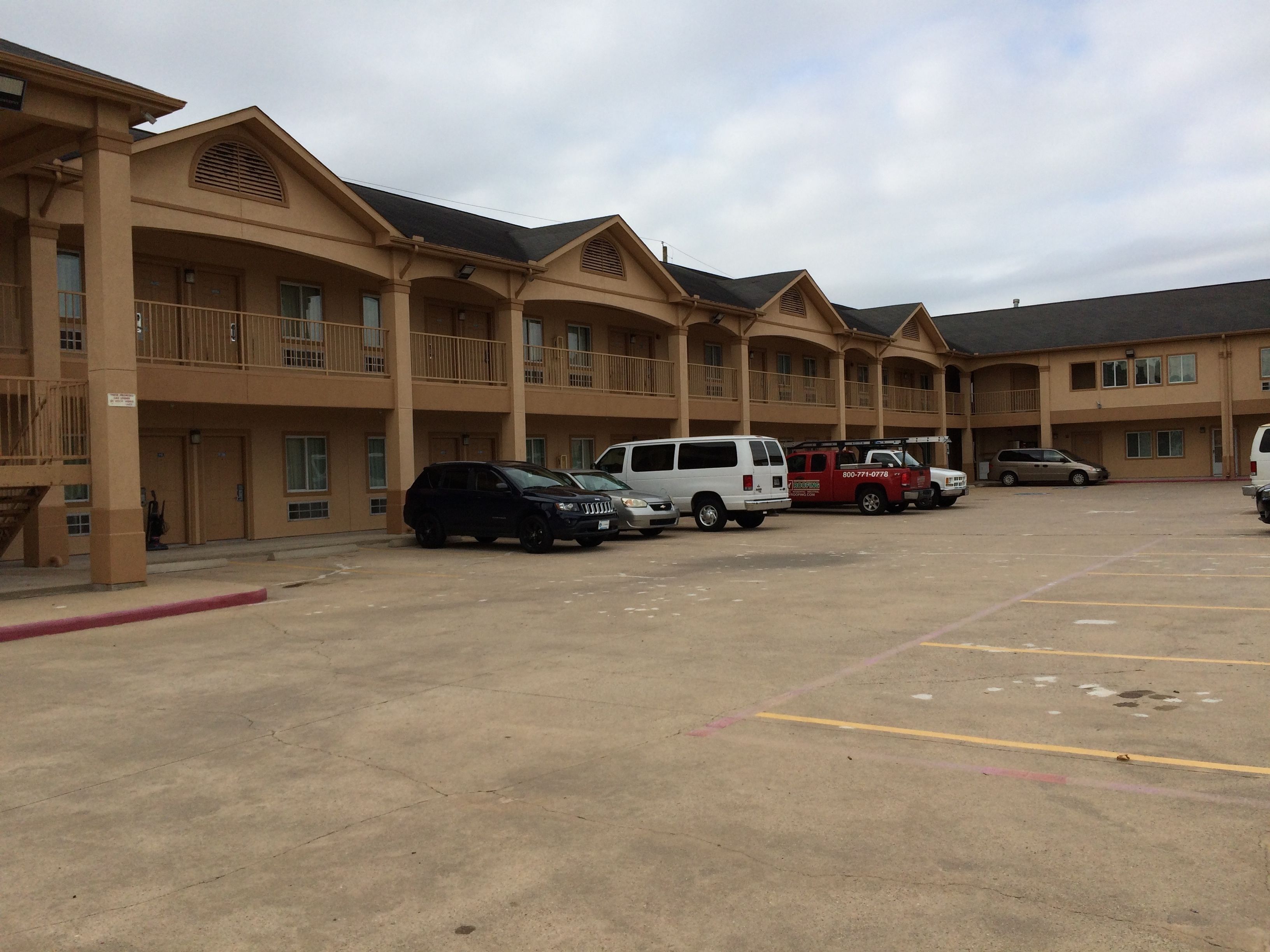Executive Inn & Suites