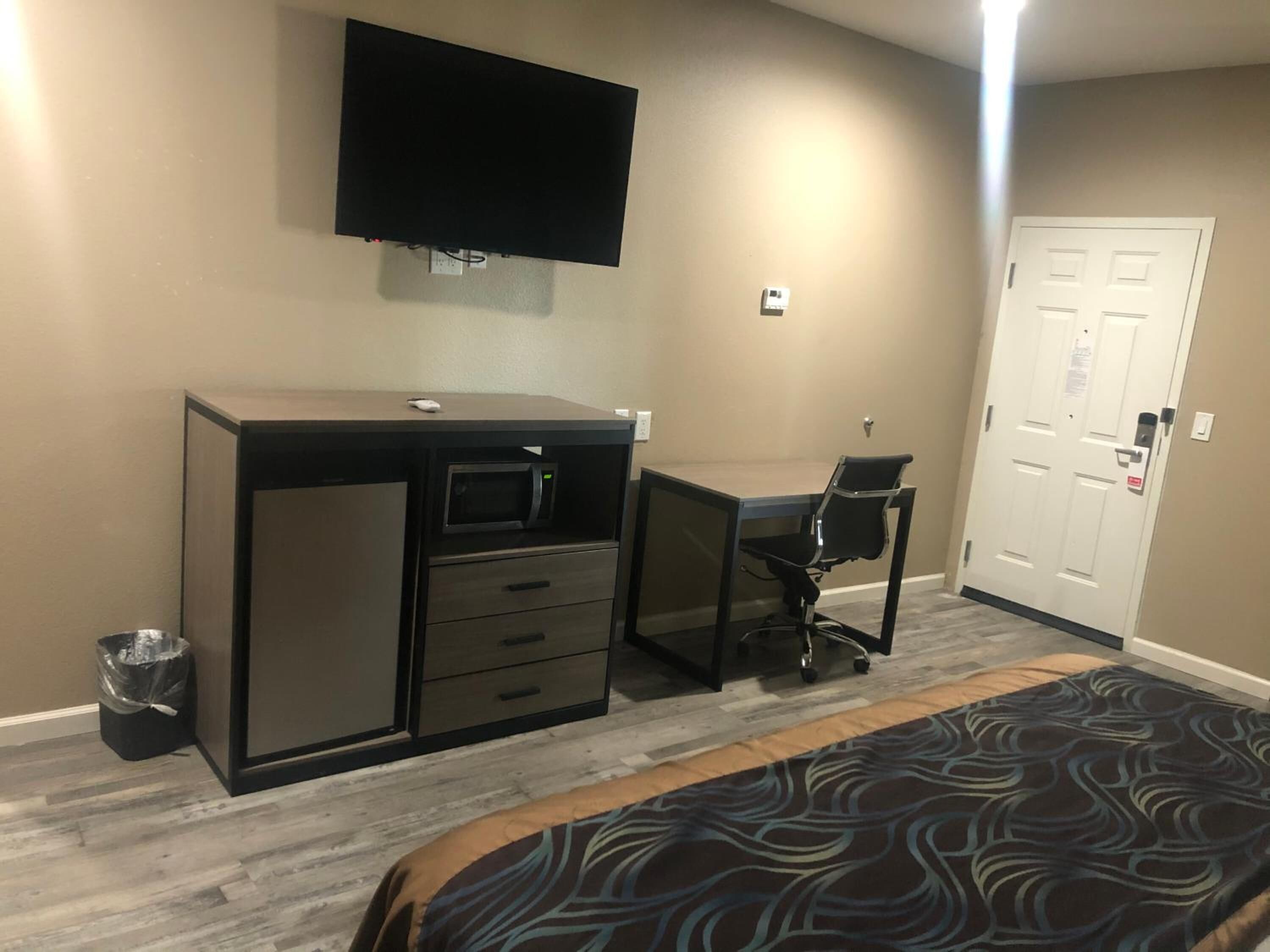 Budget Host Inn & Suites Sugar Land