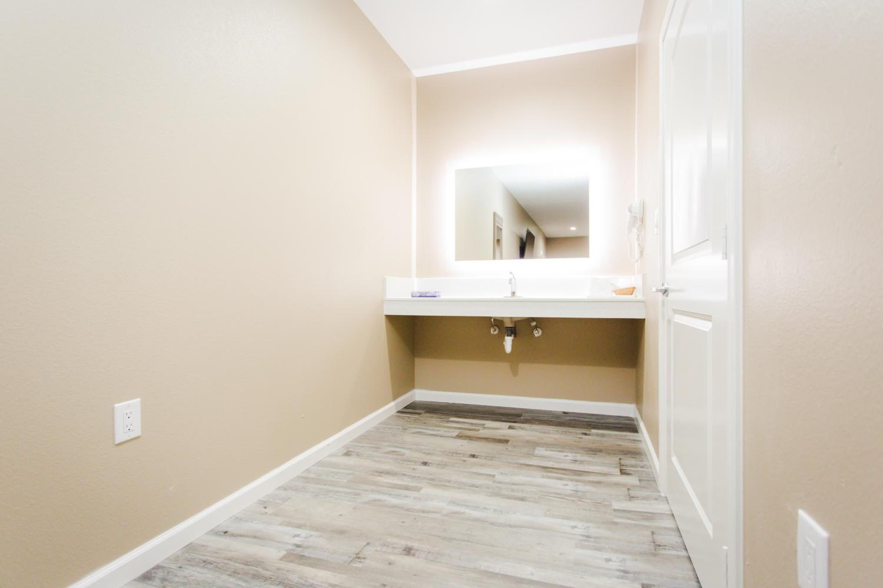 Budget Host Inn & Suites Sugar Land
