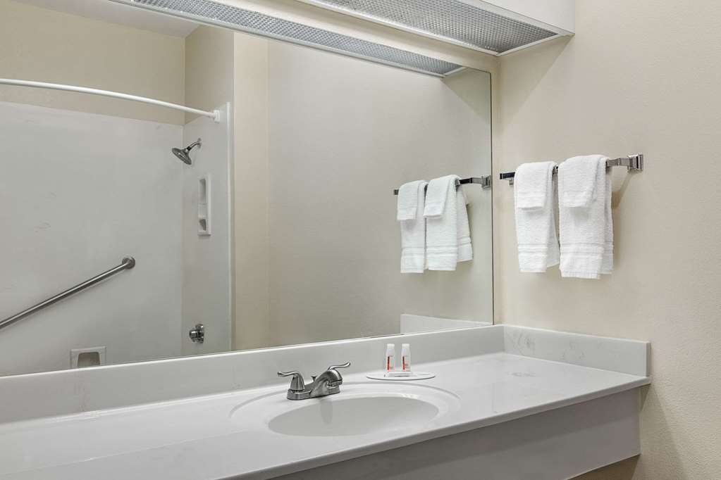 Holiday Inn Express & Suites Sulphur Springs
