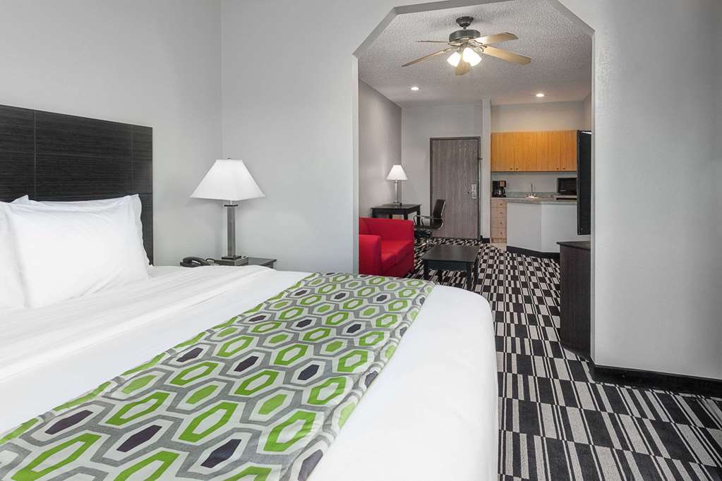 Holiday Inn Express & Suites Sulphur Springs