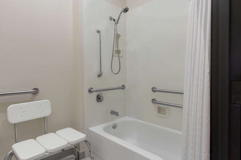 Holiday Inn Express & Suites Sulphur Springs