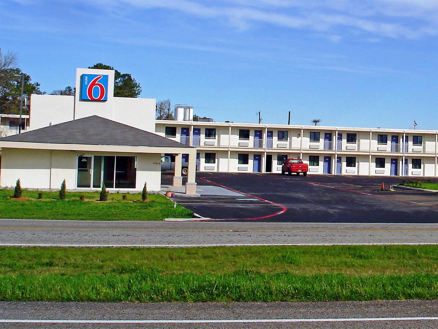 Motel 6 Sulphur Springs