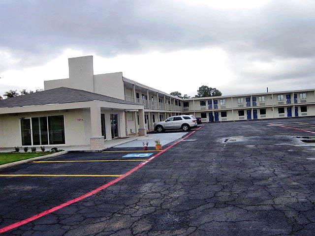Motel 6 Sulphur Springs