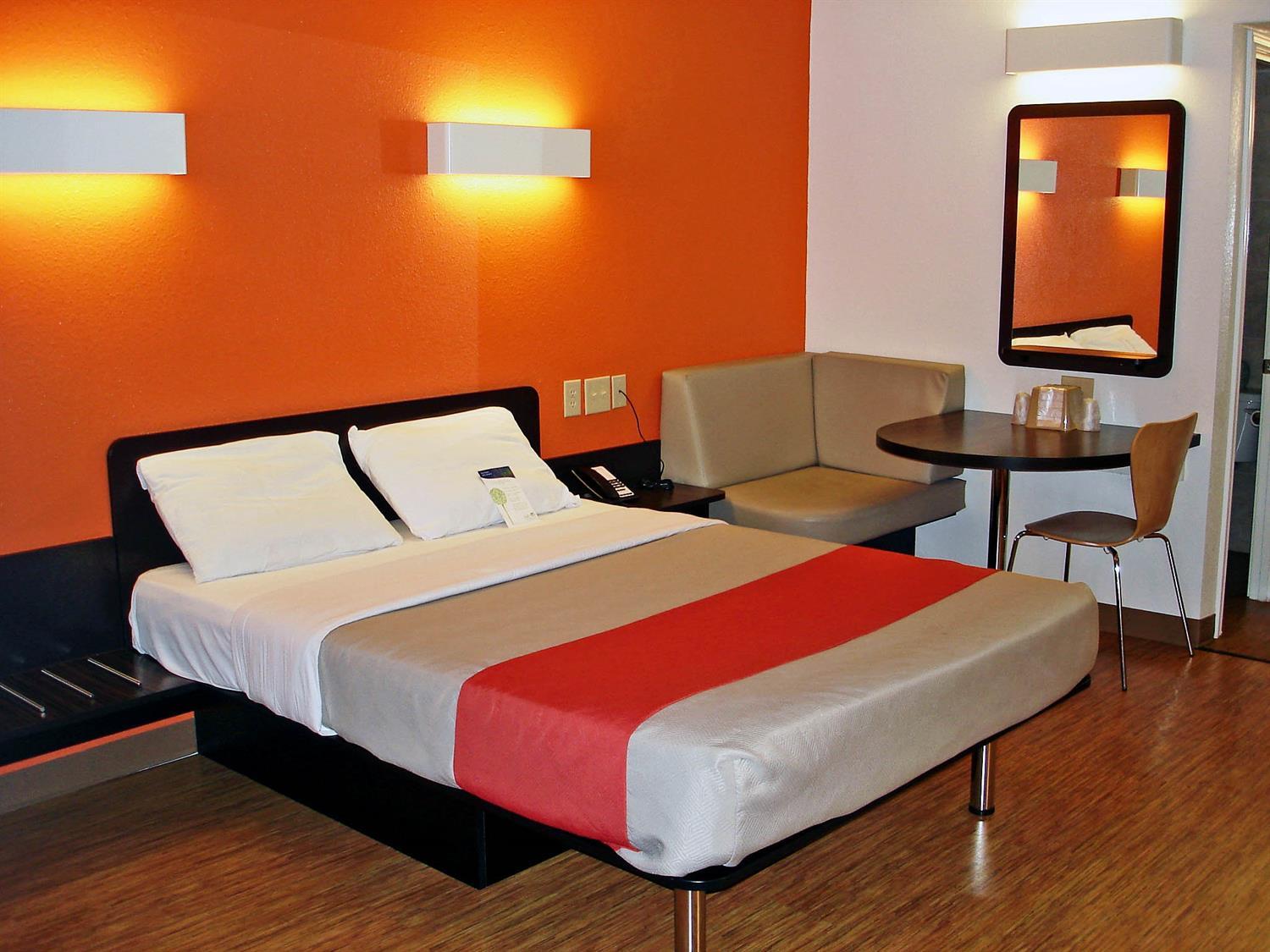 Motel 6 Sulphur Springs