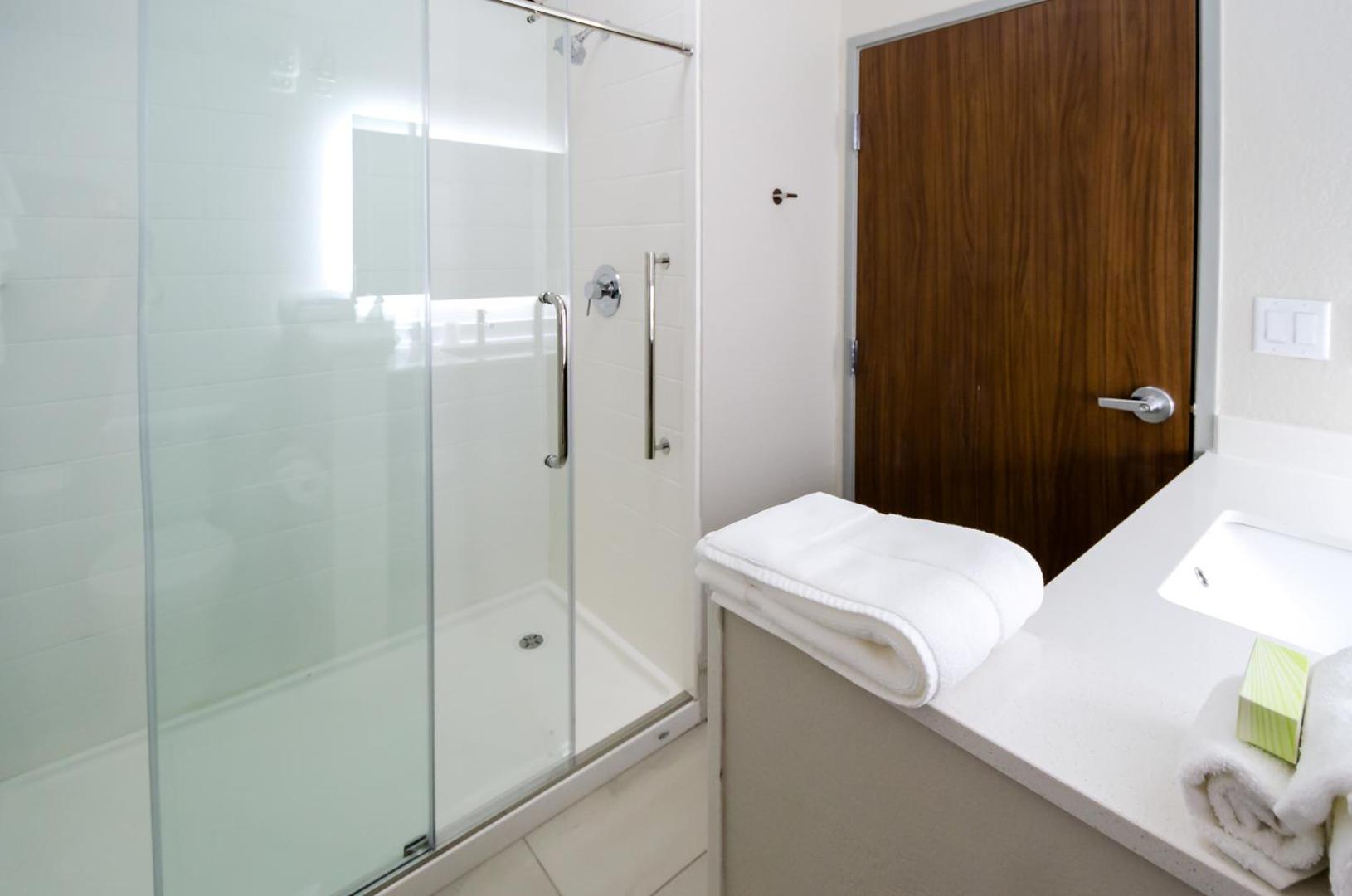 Holiday Inn Express & Suites Taylor