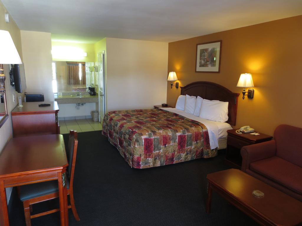 Days Inn by Wyndham Temple