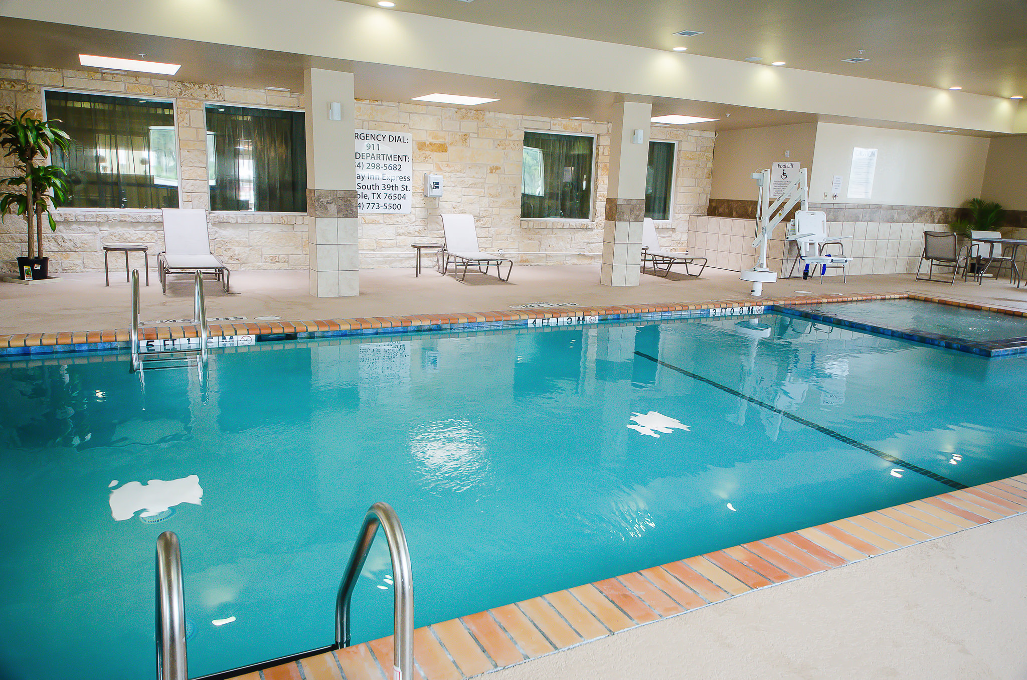 Holiday Inn Express & Suites Temple - Medical Center Area