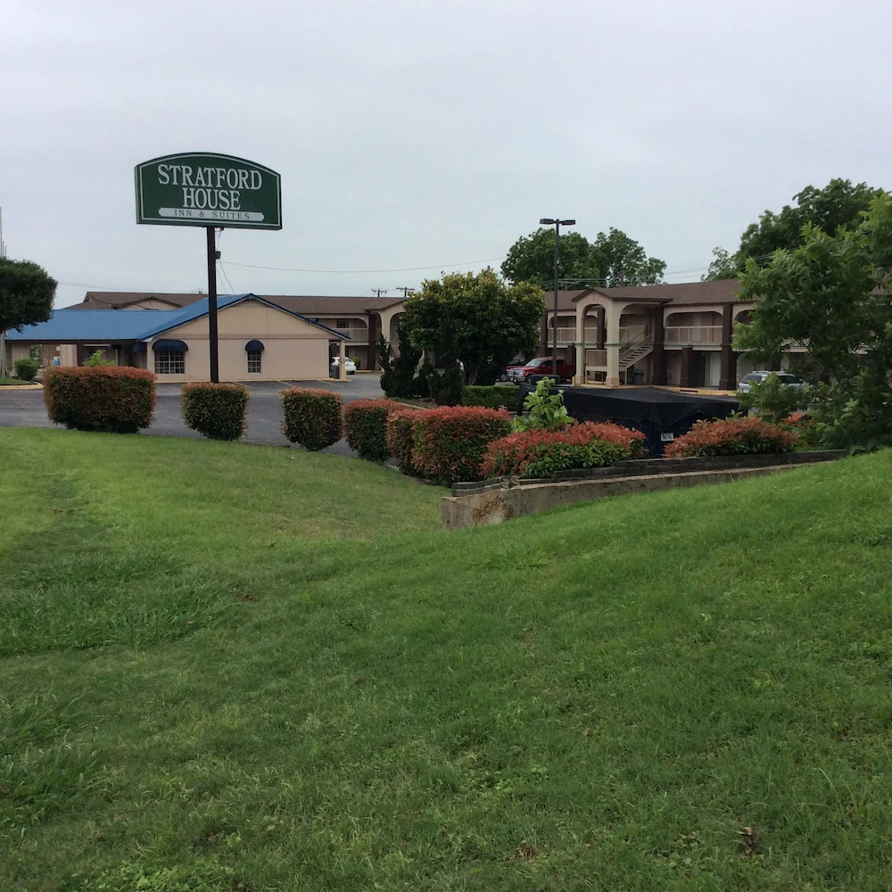 Stratford House Inn and Suites
