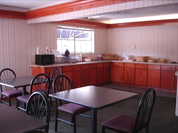 Stratford House Inn and Suites