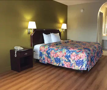 Stratford House Inn and Suites