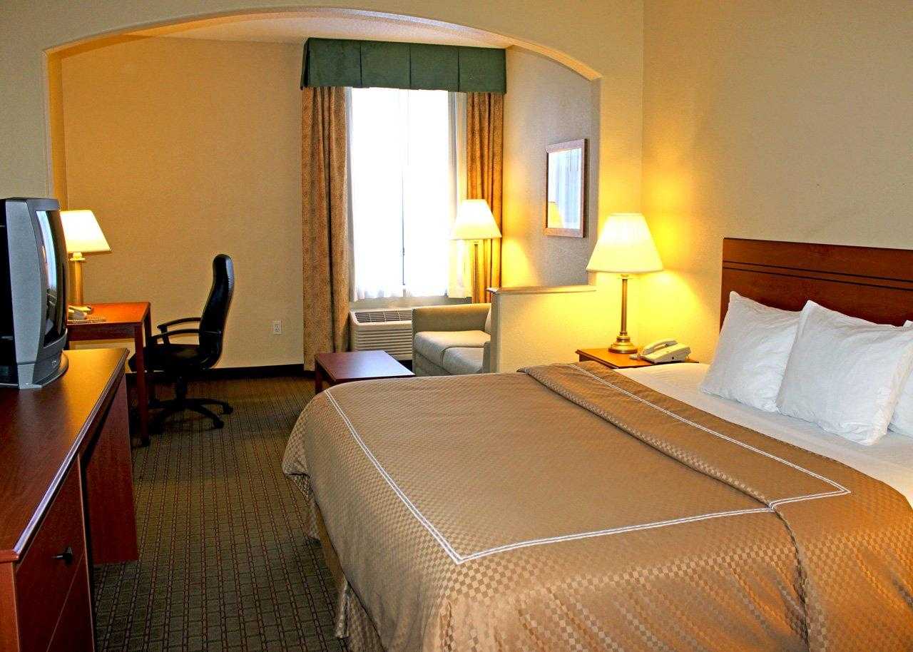 Quality Suites Temple