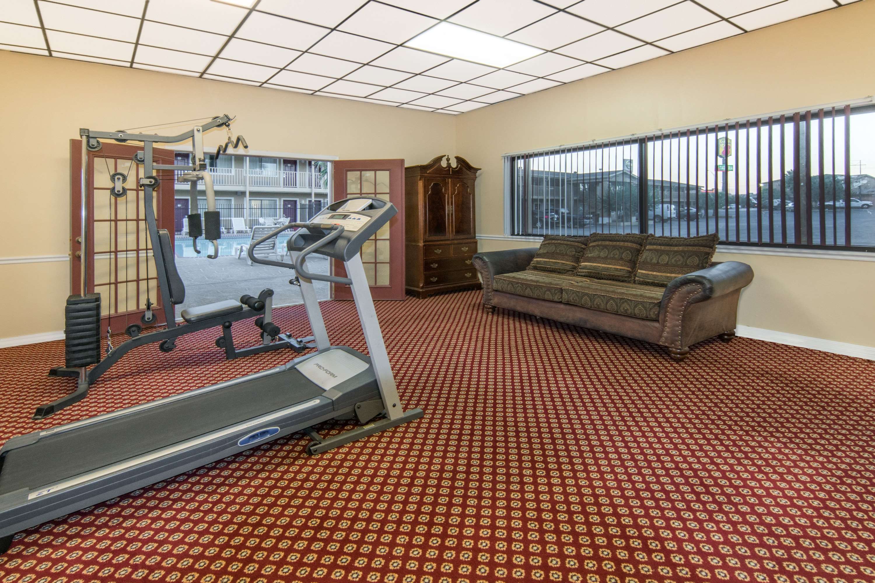 Super 8 by Wyndham Temple