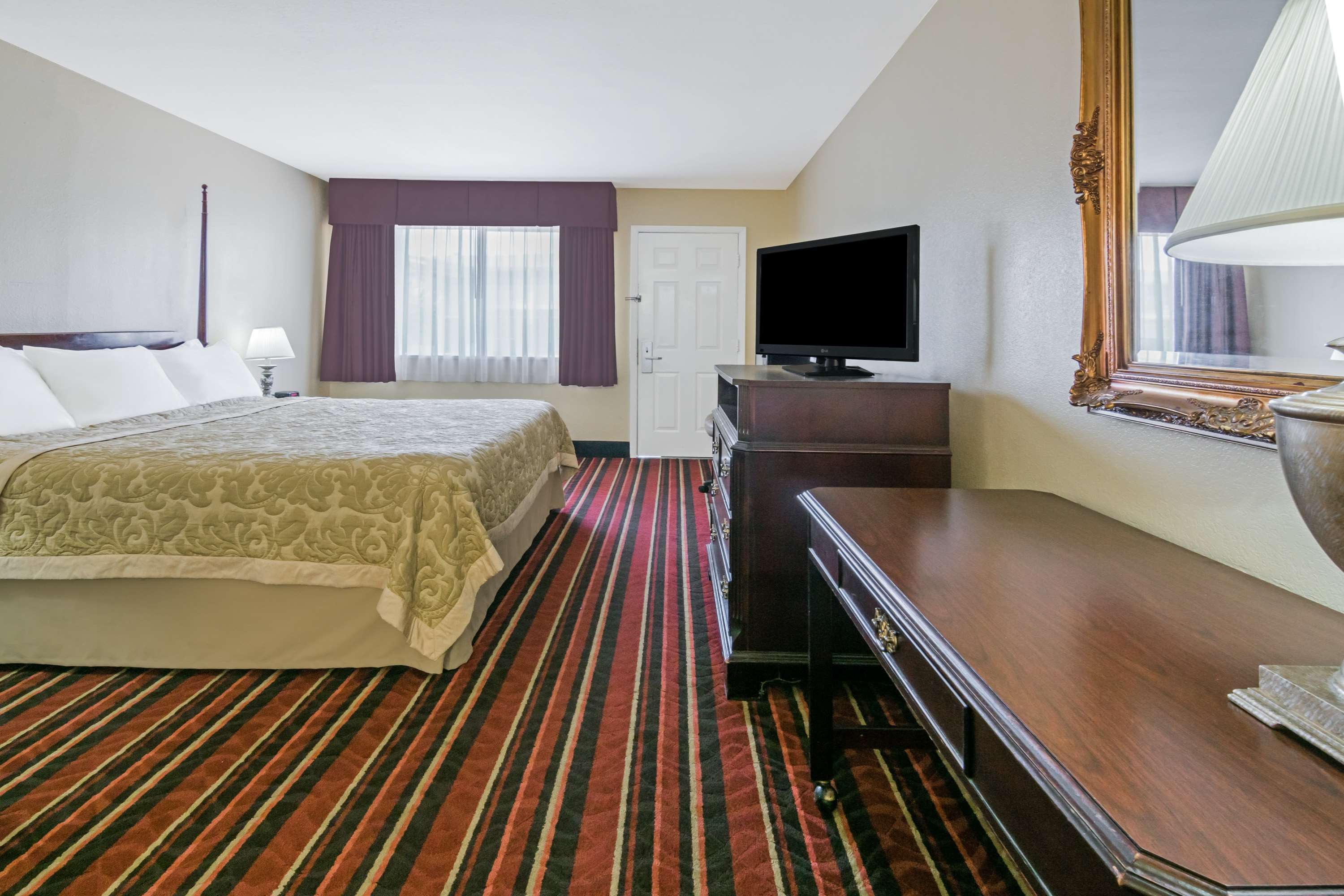 Super 8 by Wyndham Temple