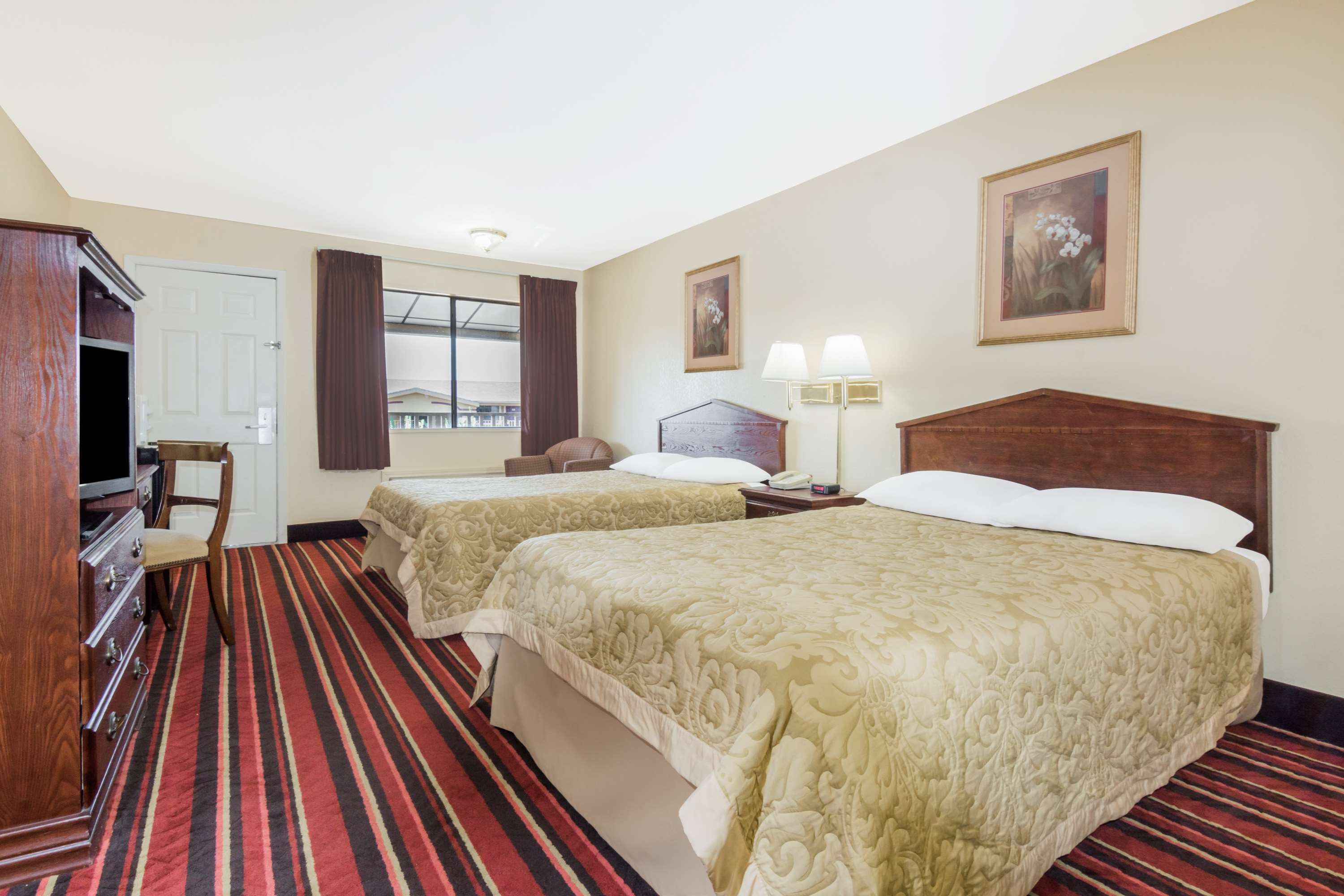 Super 8 by Wyndham Temple