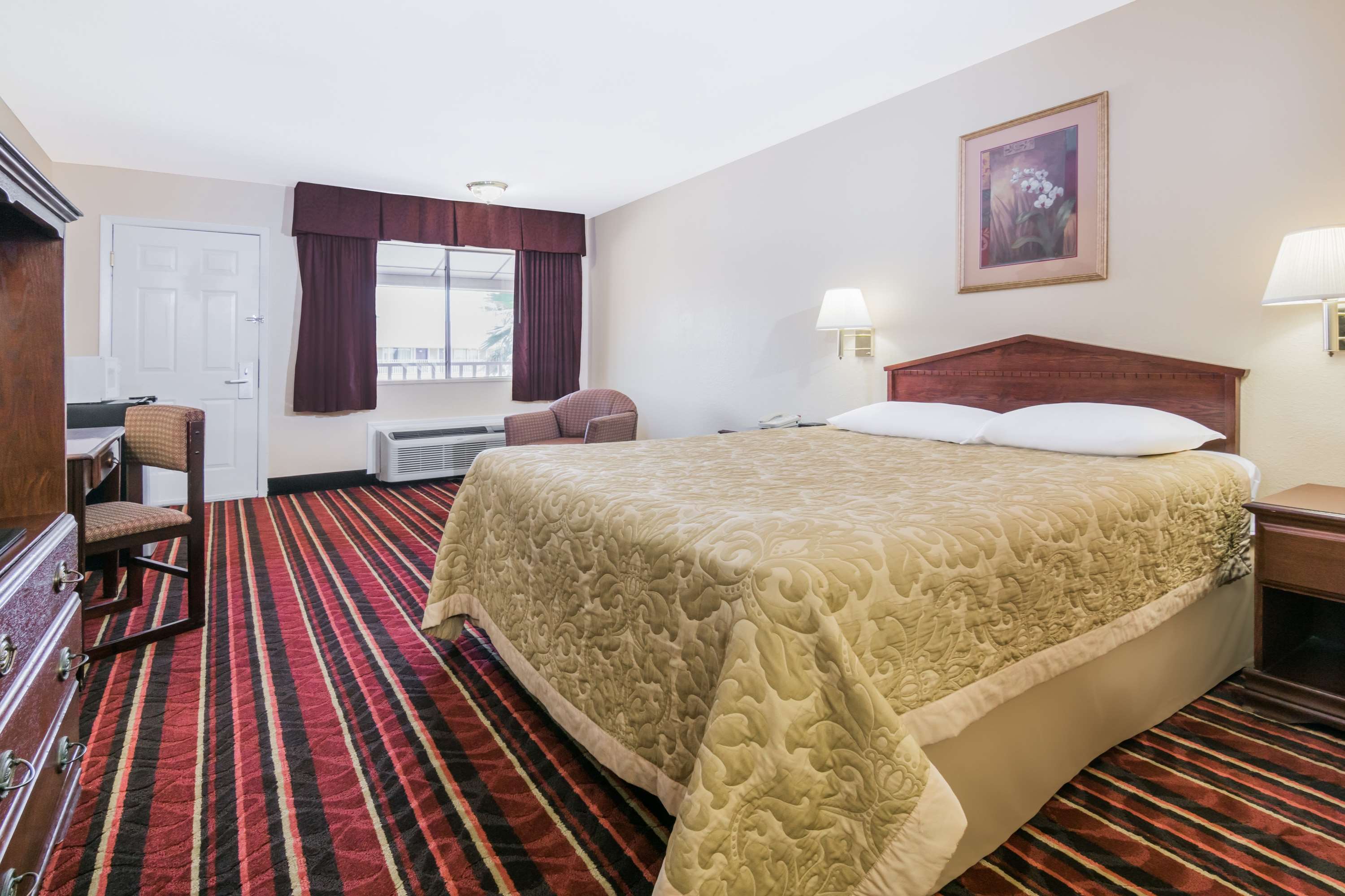 Super 8 by Wyndham Temple